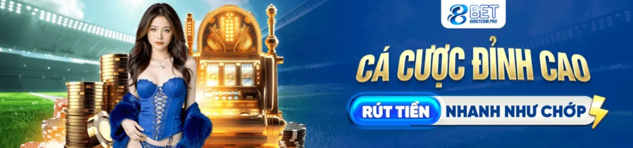 Sân vận động lớn với các cầu thủ bóng đá đang thi đấu, thể hiện sự sôi động của cá cược thể thao tại win79 nổ hũ